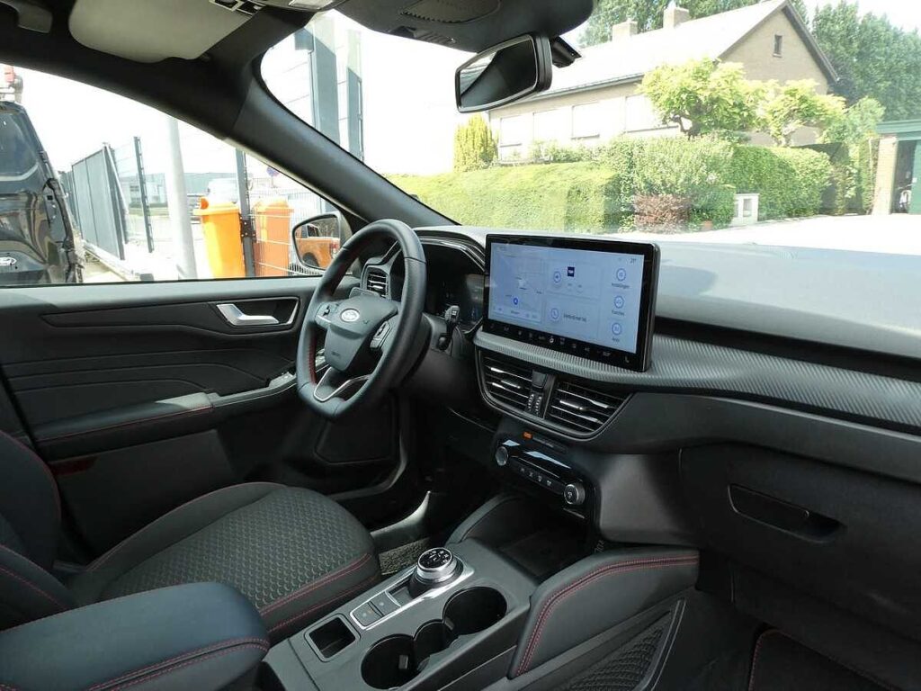Ford Kuga 2025