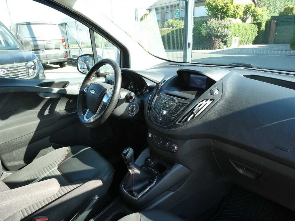 Ford Transit Courier 2017