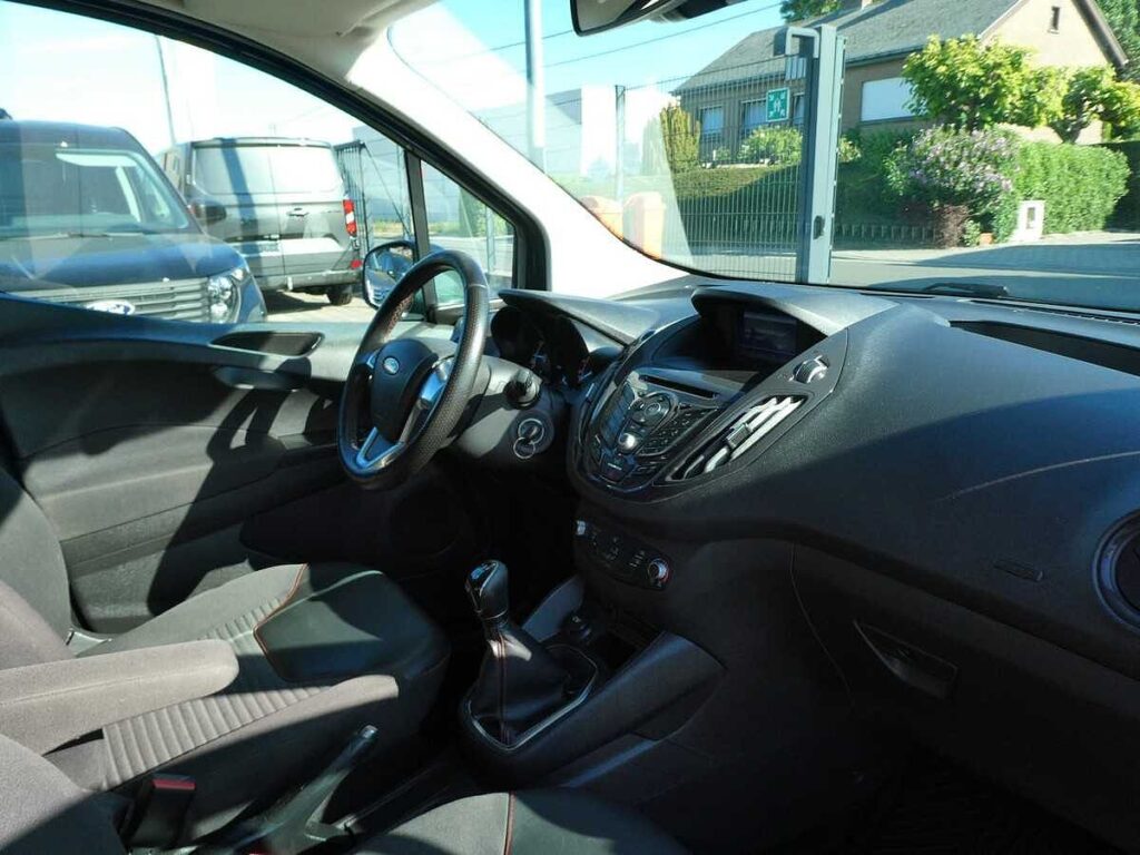 Ford Transit Courier 2017