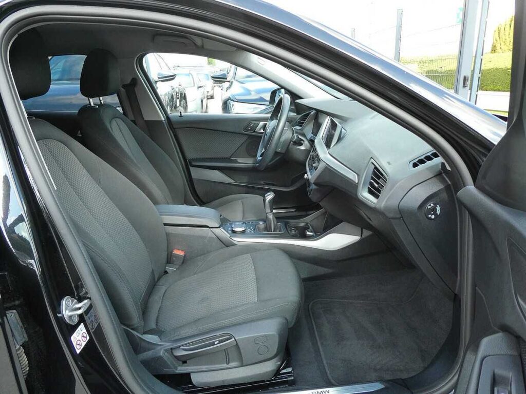 BMW 1 Series 2023