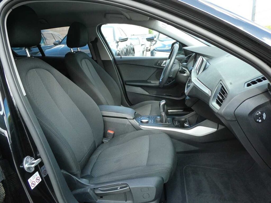 BMW 1 Series 2023