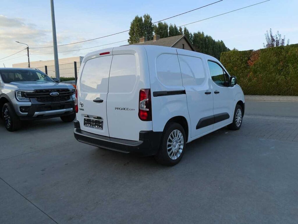 Toyota Proace 2024