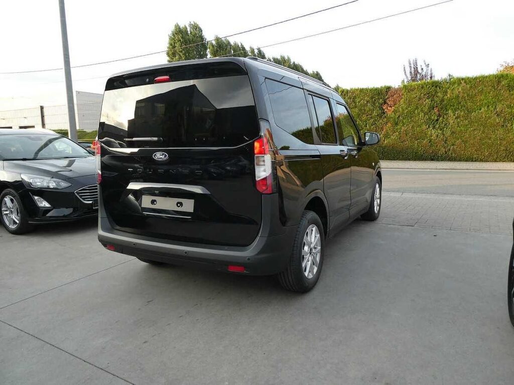 Ford Tourneo Courier 2026